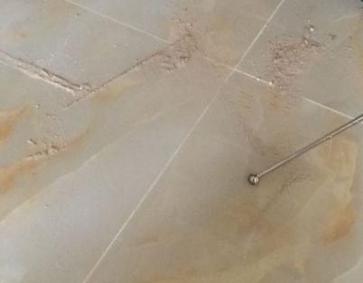 扎鲁特瓷砖空鼓维修公司分享粘合剂选择不当在瓷砖铺贴过程中可能导致以下问题